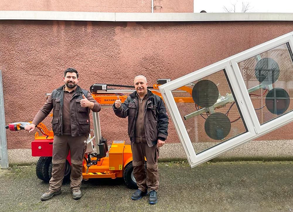 Glasmontage mit Glaslifter Dortmund im Rhein- und Ruhrgebiet NRW